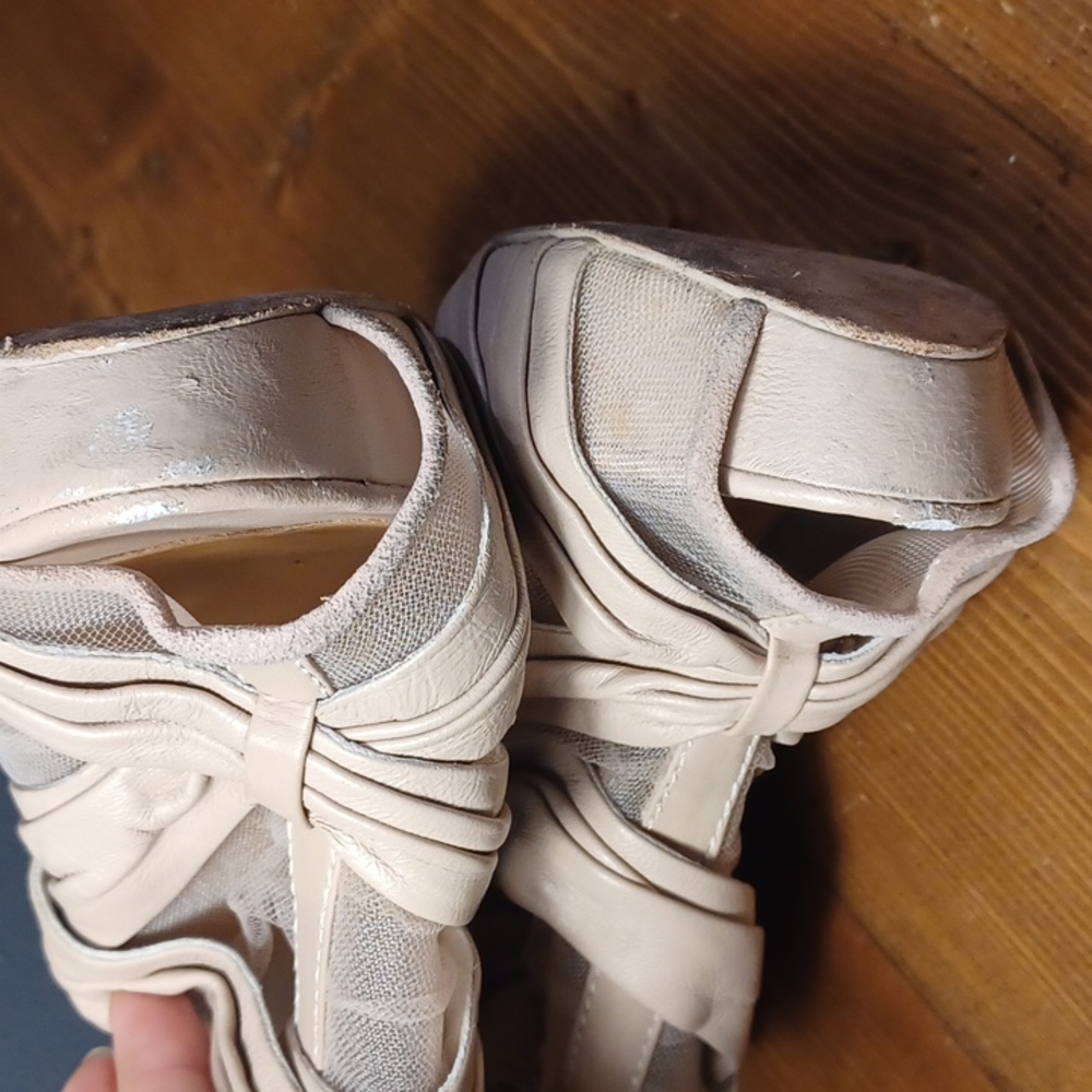 LAMB heels - Picture 12 of 16